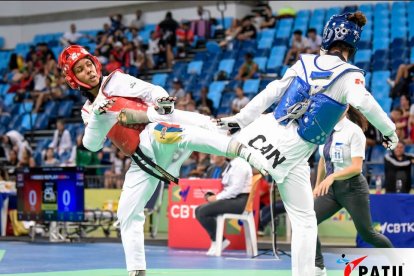 Mina (i) ganó todos sus combate (campeona invicta) en uno de sus últimos torneos.