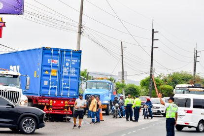 El accidente causó gran congestión vehicular en la zona.