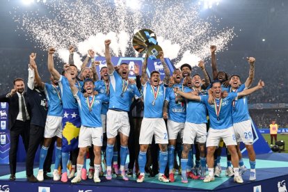 Napoli levantó su cuarto título de Serie A italiana en la temporada 2024-25.