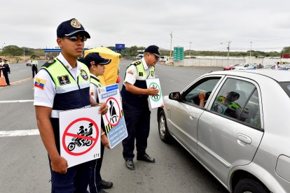 Control en accesos y peajes permitirá fluidez vehicular y prevención de incidentes durante el feriado.