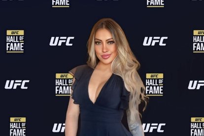 Jacque Enríquez una de las periodistas más sexy.