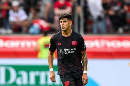 Piero Hincapié mostró entrega y lucha en defensa durante sus 60 minutos con Bayer Leverkusen.