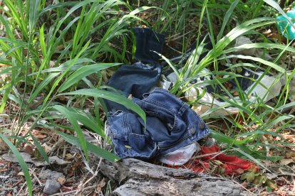 A las personas se les quedan hasta las prendas de vestir.