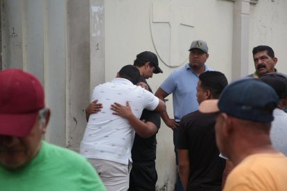 En el lugar, los familiares protagonizaron escenas de dolor y llanto.