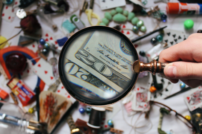 El caso pone en evidencia la vulnerabilidad de la ciudadanía frente a promesas financieras fraudulentas y la importancia de verificar la legitimidad de las inversiones, especialmente en contextos económicos difíciles.