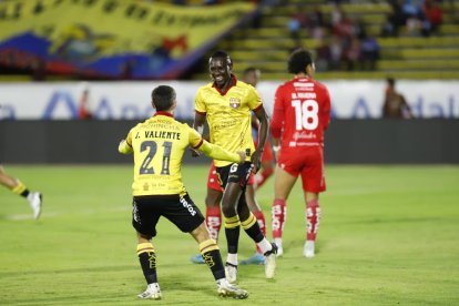 Janner Corozo abrió la cuenta en el Atahualpa.