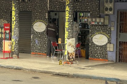 Agentes de Criminalística levantaron varios indicios balísticos de un arma de fuego 9 milímetros