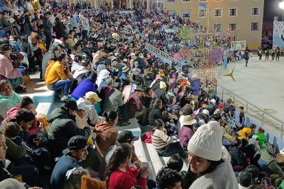 Miles de fieles y comerciantes llegan cada año al Santuario de El Cisne durante las festividades religiosas de agosto.
