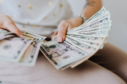 Décimo cuarto sueldo o bono escolar: conoce cómo calcularlo en 2025.