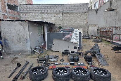 El rastreo GPS guió a la Policía hasta un taller clandestino en Huachi El Progreso, Ambato.