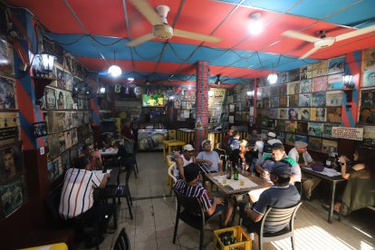 En el local se reúne de lunes a sábado la ‘vieja escuela’.
