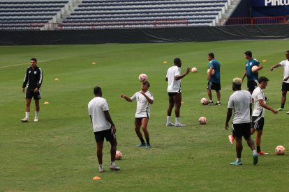 Christian Cueva no sería titular en el cotejo de Emelec ante Técnico Universitario.