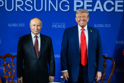 Trump y Putin reunidos durante un histórico encuentro.
