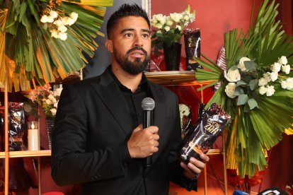 El exjugador de Emelec, Cristhian Noboa, hizo el lanzamiento de El Café del Zar.