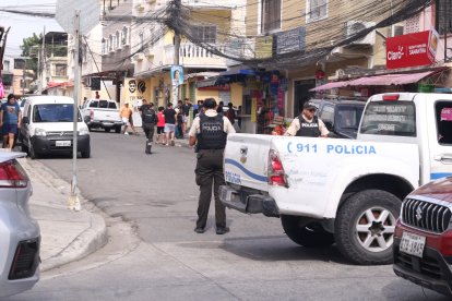 Los agentes recabaron indicios.