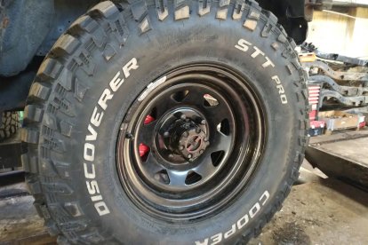 En los carros con doble tracción parcial, se debe activar la transmisión 4X4.