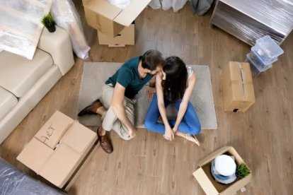 Independizarse en pareja suele ser recomendable por el incremento del ahorro.