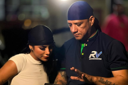 Abigail Lalama en las grabaciones de una video musical