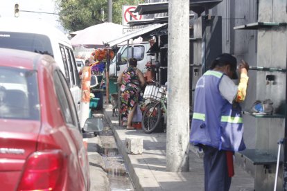 En el hecho, dos policías resultaron heridos.