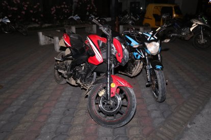 Dos motocicletas que eran usadas para cometer asaltos fueron retenidas para investigaciones.