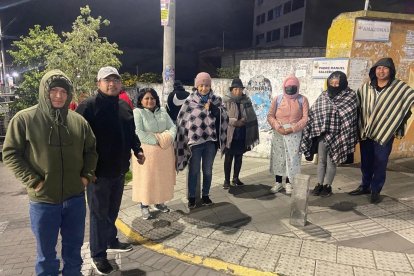 En las afueras del complejo judicial se registra la presencia de integrantes del movimiento indígena.