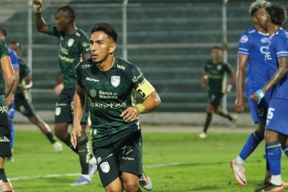 Ángel Mena es la figura del Orense de Machala.