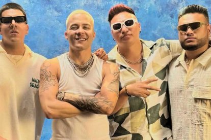 El productor Jeff The Producer (derecha) fue parte del éxito mundial Maquillaje.