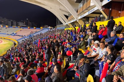 Miles de hinchas de Deportivo Quito acompañaron al equipo en la final del torneo provincial disputado en el estadio Olímpico Atahualpa.