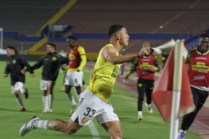 Miguel Parrales y su celebración de gol en la agonía ante Vinotinto.