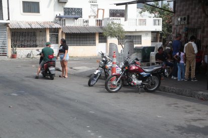 En el domicilio del hombre lo velaban.