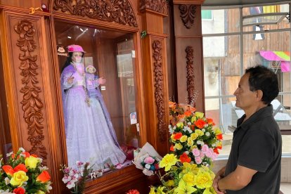 La devoción a la Virgen de los Remedios surgió por apariciones y milagros en una laguna.