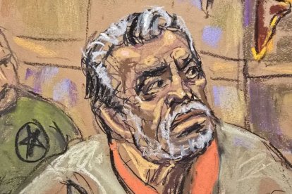 Durante la audiencia, “El Mayo” lucía cabello canoso, barba arreglada y semblante serio.