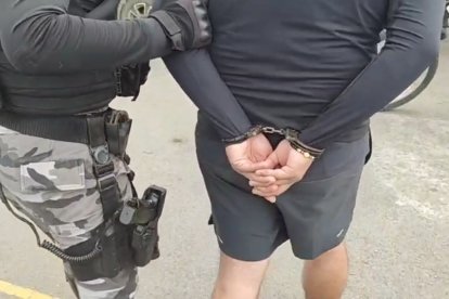 El sujeto registra antecedentes penales.