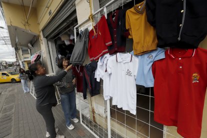Delia Yancha aconseja que la gente vaya a sitios alejados de la zona céntrica de Quito para comprar.