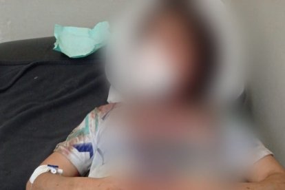 La niña, de 11 años, tenía un corte en su lengua. Fue llevada al hospital de Santo Domingo.