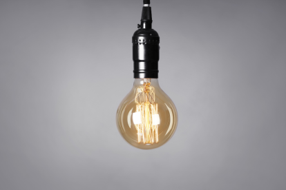 La electricidad inalámbrica promete cambiar la forma en que recibimos energía, eliminando la dependencia de cables y redes tradicionales.