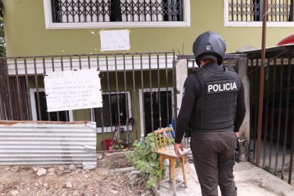 Agentes policiales realizan rondas en la zona, luego de lo ocurrido.