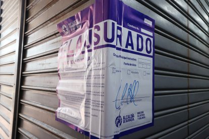 En este sello de clausura se evidencia que el comisario municipal no colocó una justificación de la clausura.