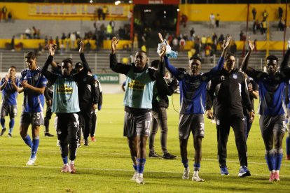 Emelec venció a Aucas en Quito.