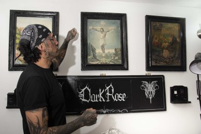 Este tipo de arte es una propuesta que fusiona música, muralismo y cultura callejera para cuestionar los límites de lo establecido.