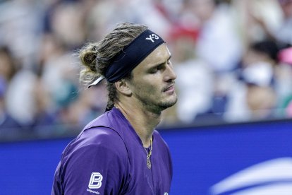 Zverev fue eliminado por Félix Auger-Aliassime (# 27) por 4-6, 7-6(7), 6-4 y 6-4.