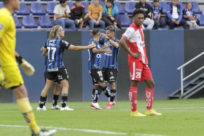 Los jugadores de Independiente celebraron el sábado 30 de agosto una por demás holgada presentación ante Técnico Universitario (4-0)