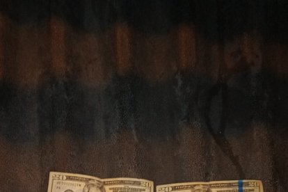 La Policía Nacional incautó municiones, teléfonos y dinero en efectivo durante la captura de los presuntos extorsionadores en el sector Paraíso de la Flor, distrito Nueva Prosperina.