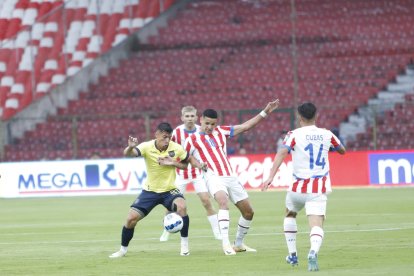 Ecuador visita a Paraguay en la fecha 17 de las Eliminatorias Sudamericanas 2026.
