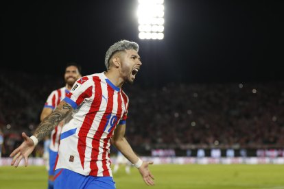 Paraguay recibirá a Ecuador.