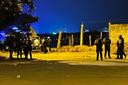 Dos hombres fueron asesinados en el norte de Machala y una mujer quedó gravemente herida.