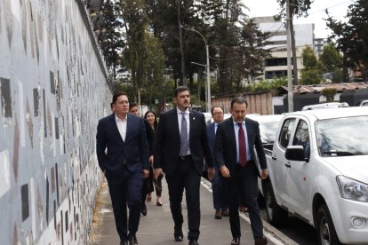 Los alcaldes de Quito, Guayaquil y Cuenca llegan a Cancillería para reunión preparatoria ante la visita de Marco Rubio.