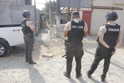 La Policía Nacional llegó al sitio para recabar indicios.