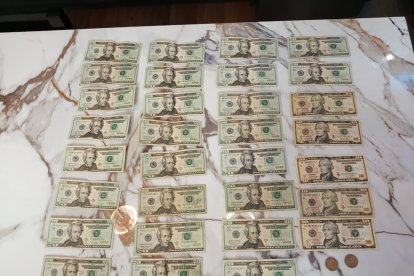 Dinero fue decomisado durante las operaciones para detener a militares y Los Choneros.