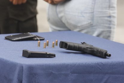 Los objetos que se decomisaron al momento de la captura.